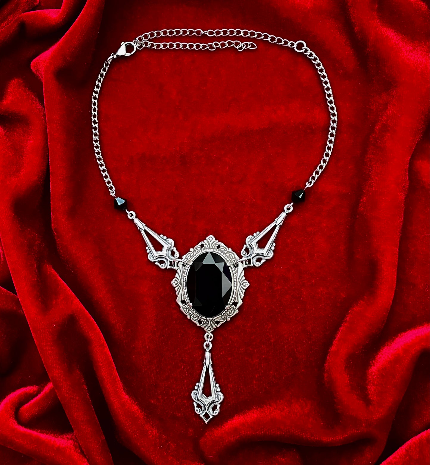 'Dracula's Kiss' Necklace (Death Black) *REVAMP*