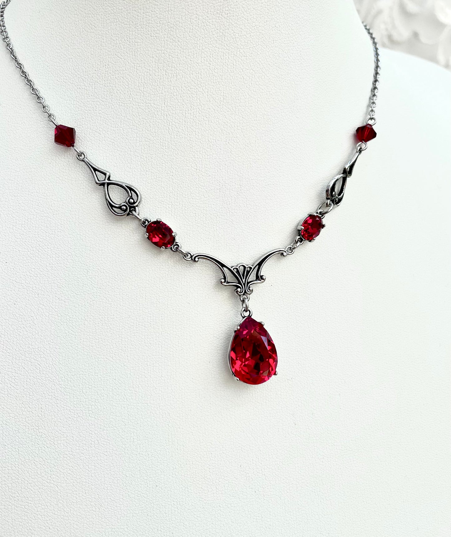 'Vesper' Necklace - Blood Red