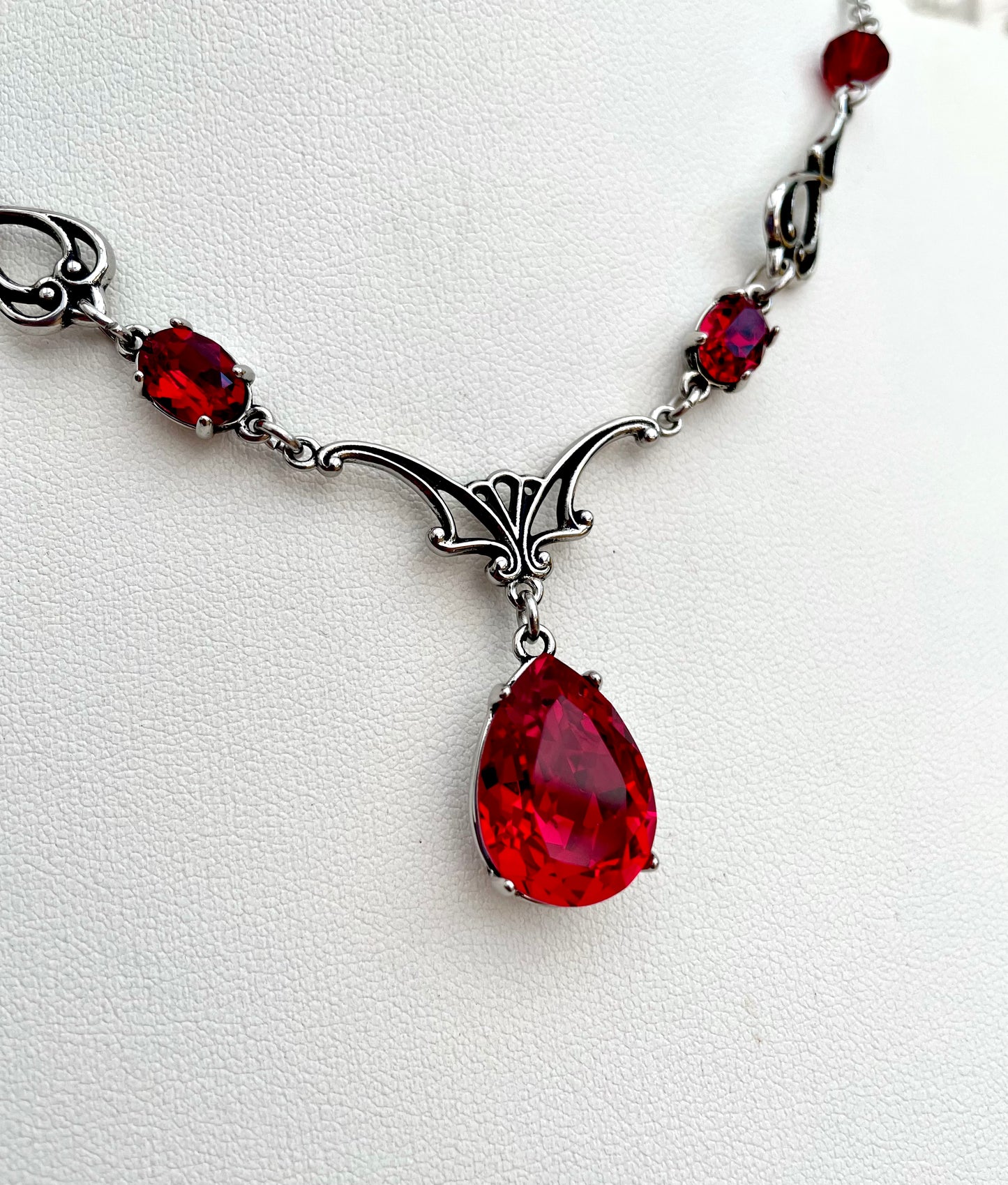 'Vesper' Necklace - Blood Red