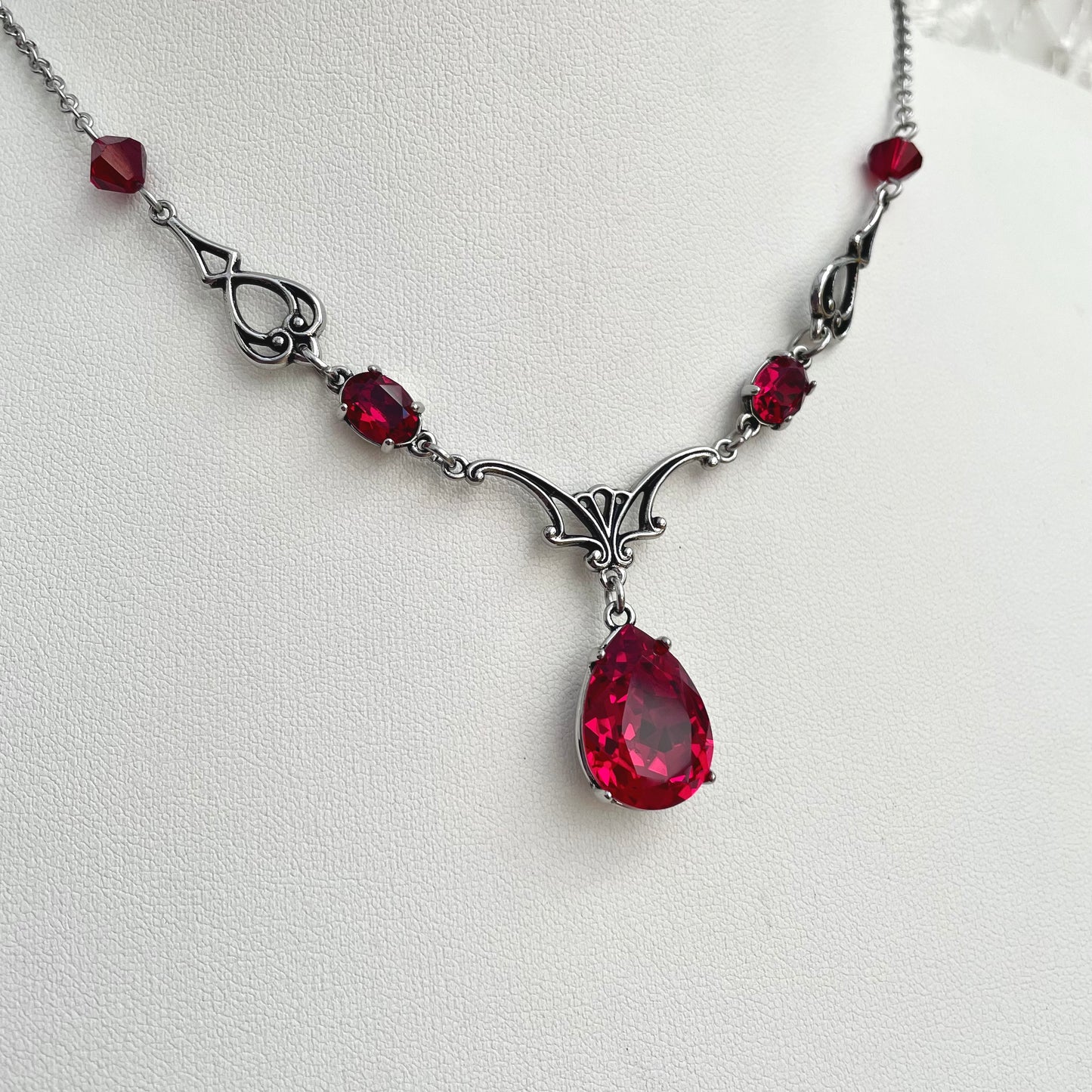'Vesper' Necklace - Blood Red