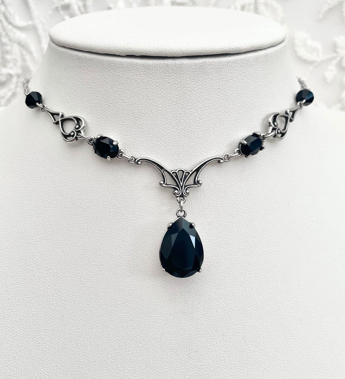 'Vesper' Necklace - Death Black