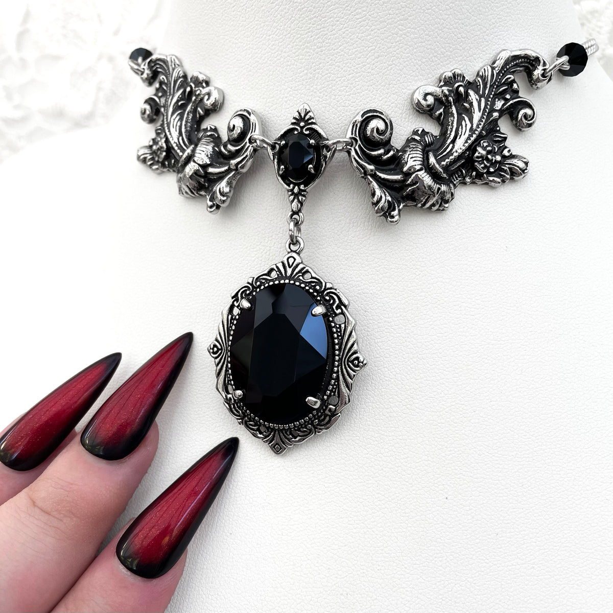 'Aurora' Necklace (Death Black)