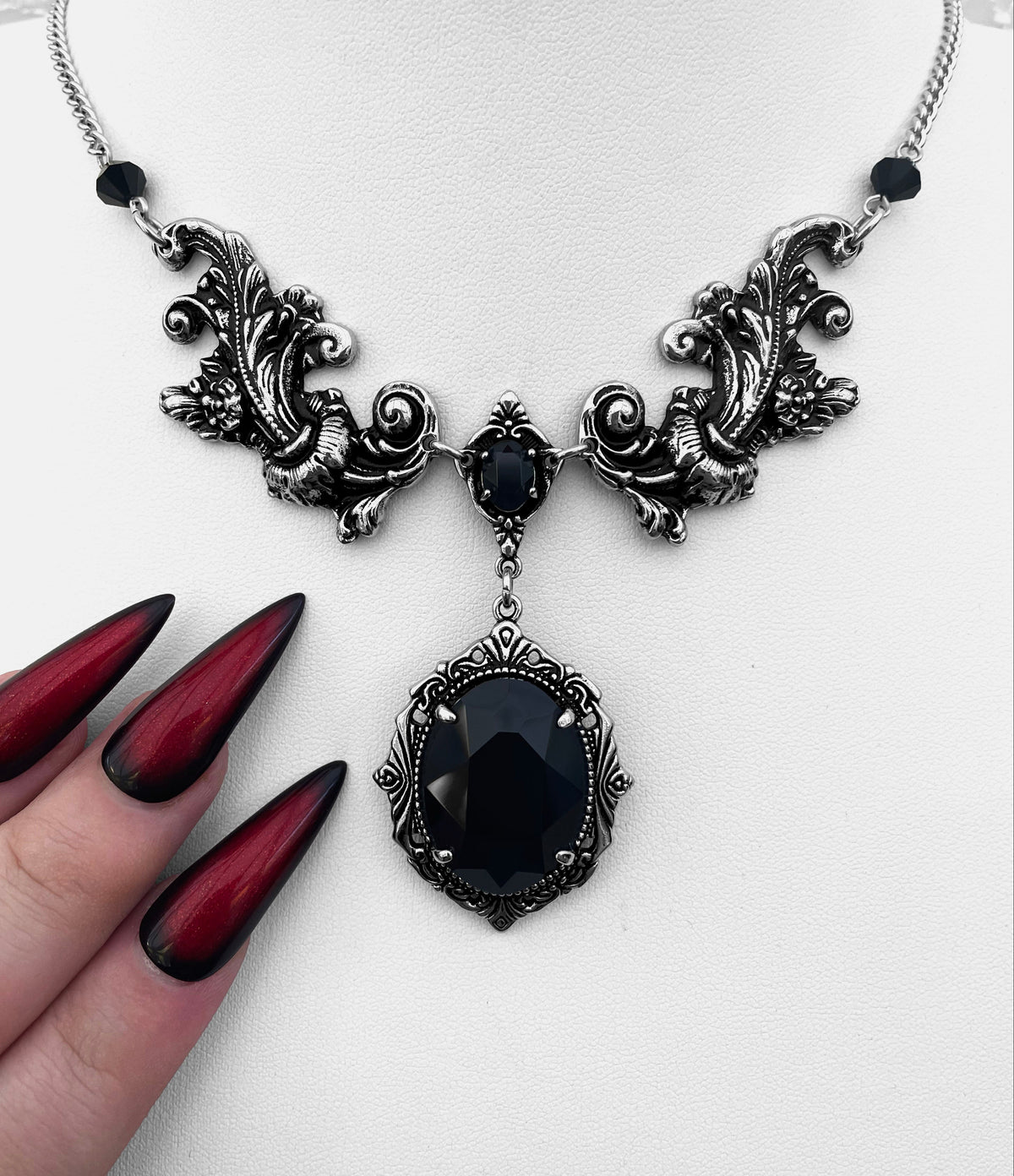 'Aurora' Necklace (Death Black)