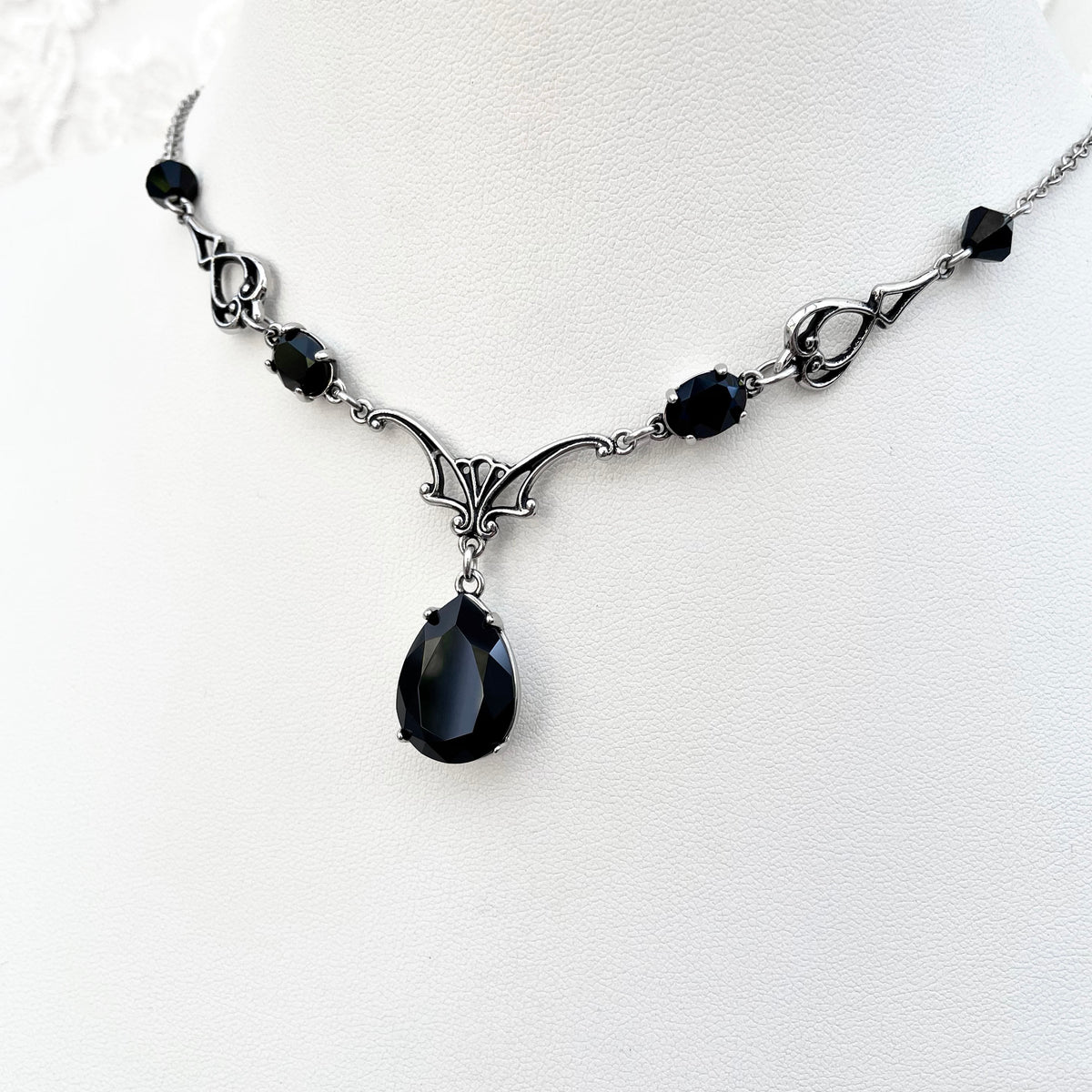 'Vesper' Necklace - Death Black