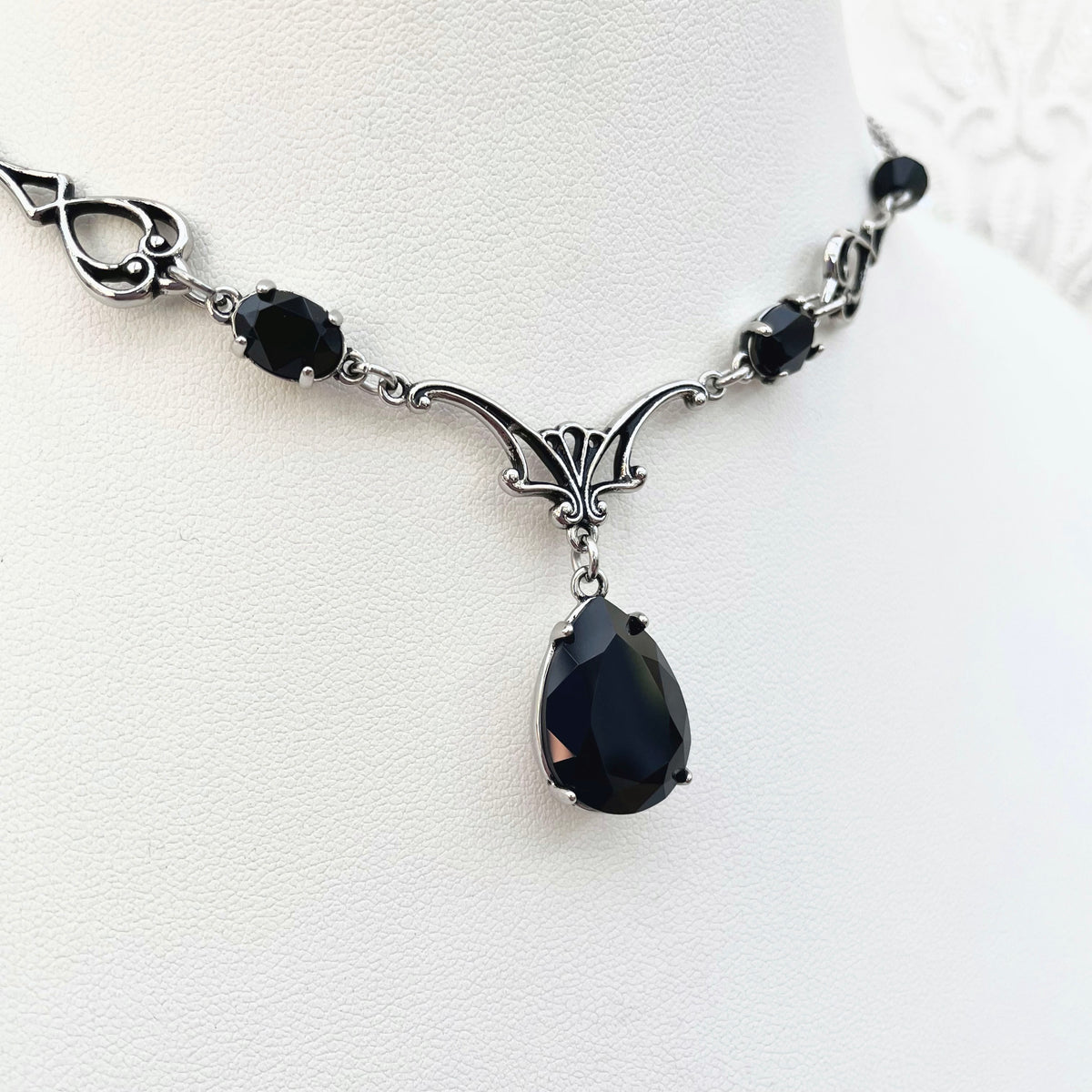 'Vesper' Necklace - Death Black