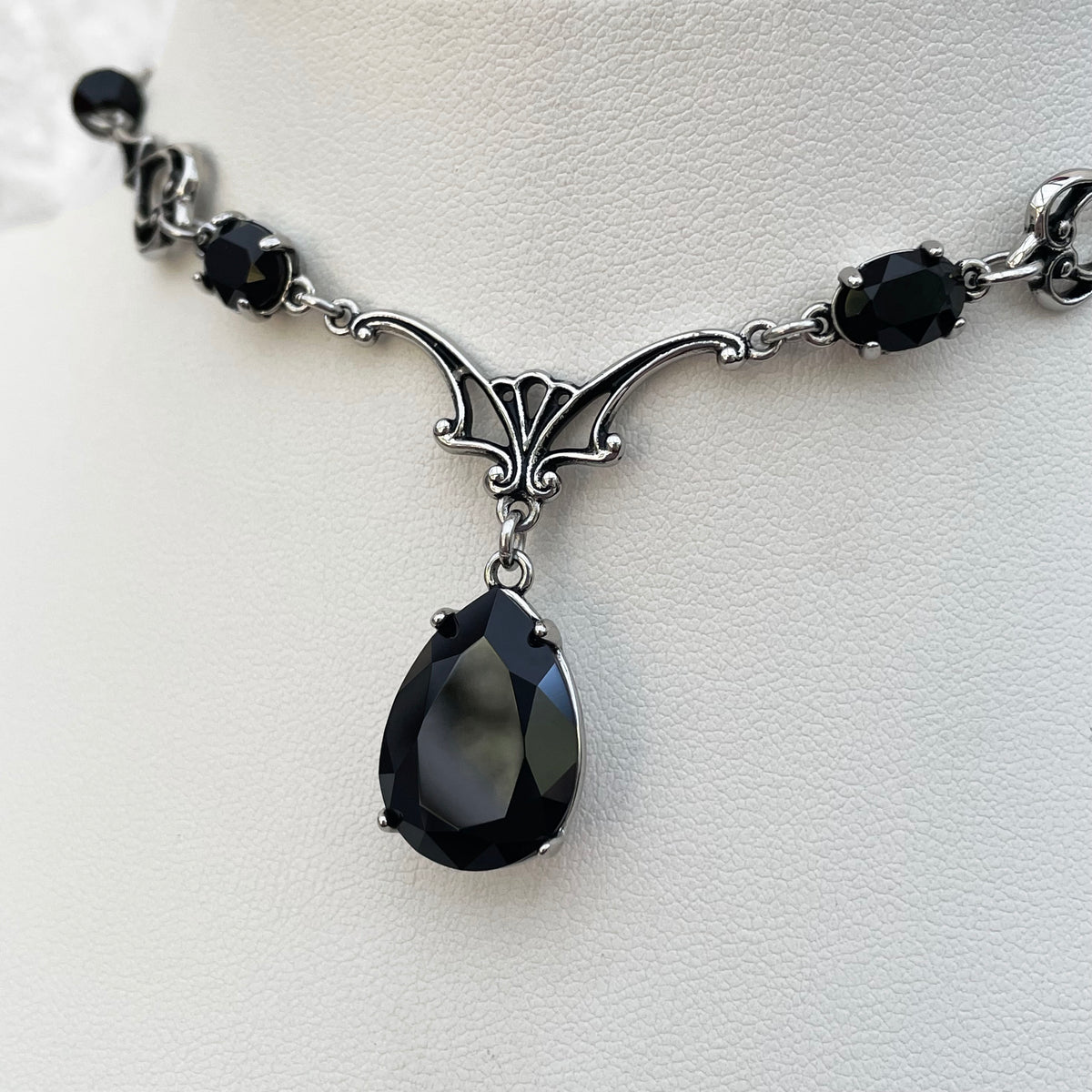 'Vesper' Necklace - Death Black