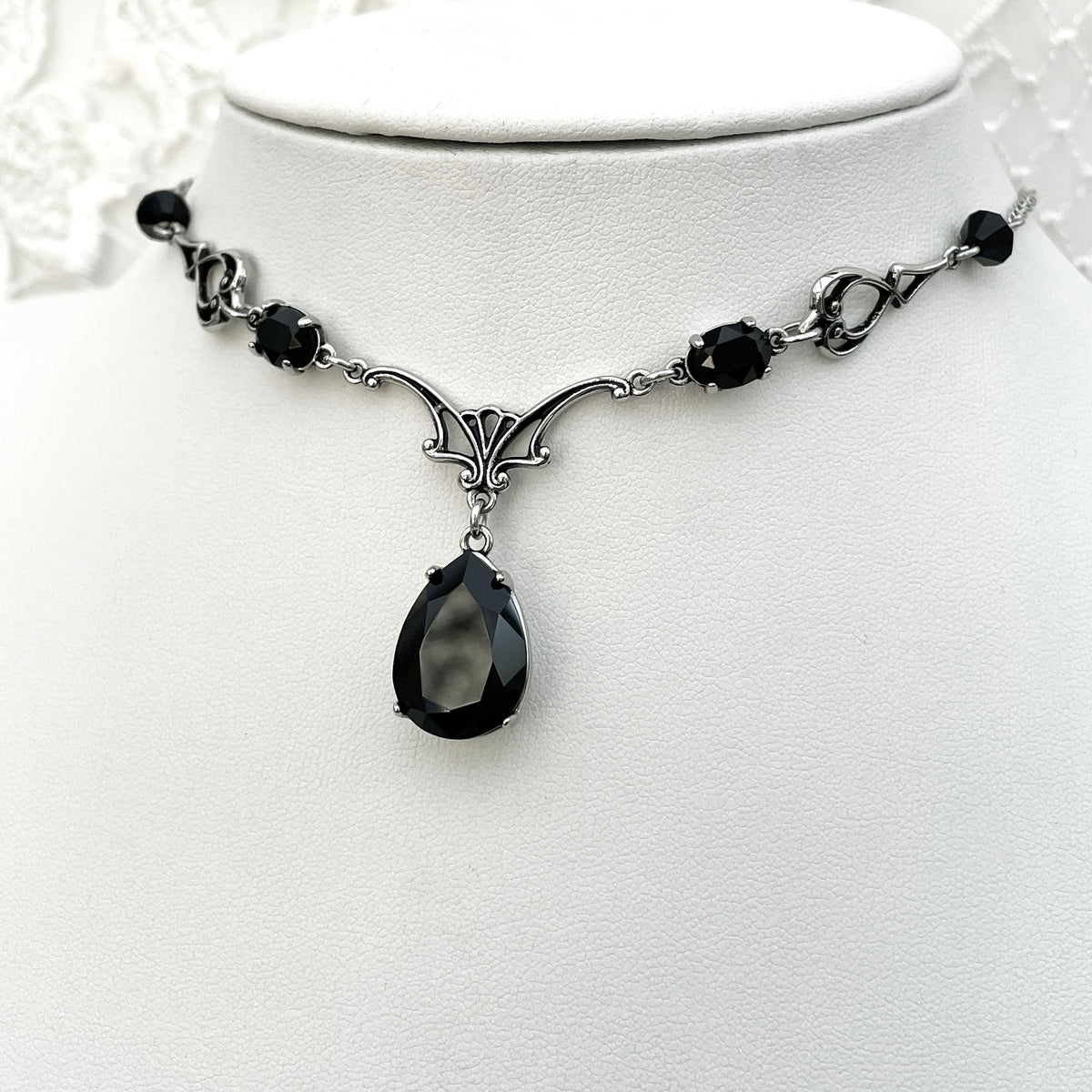 'Vesper' Necklace - Death Black