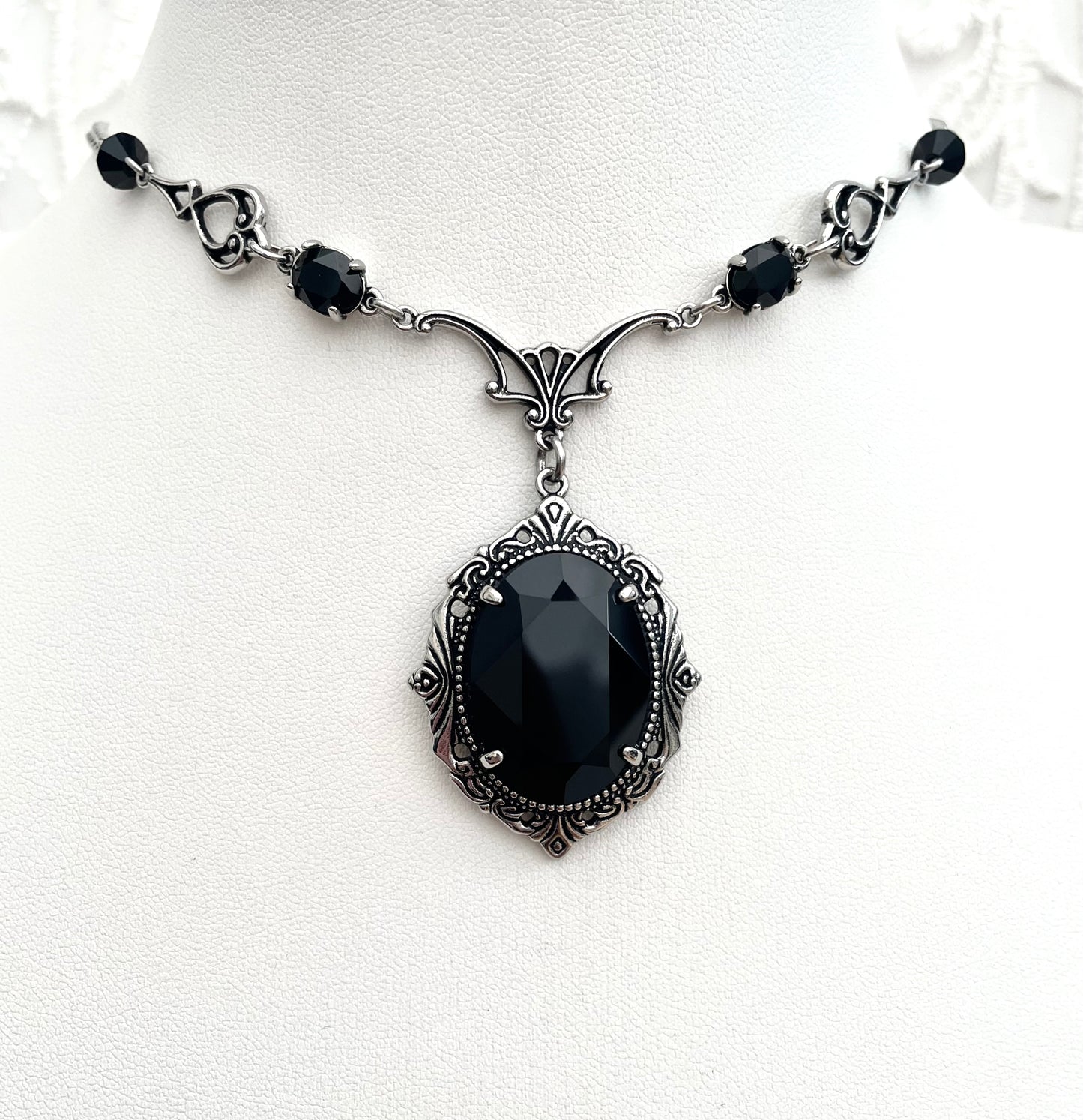 'Requiem' Necklace (Death Black)
