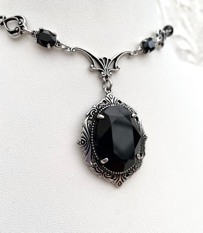 'Requiem' Necklace (Death Black)
