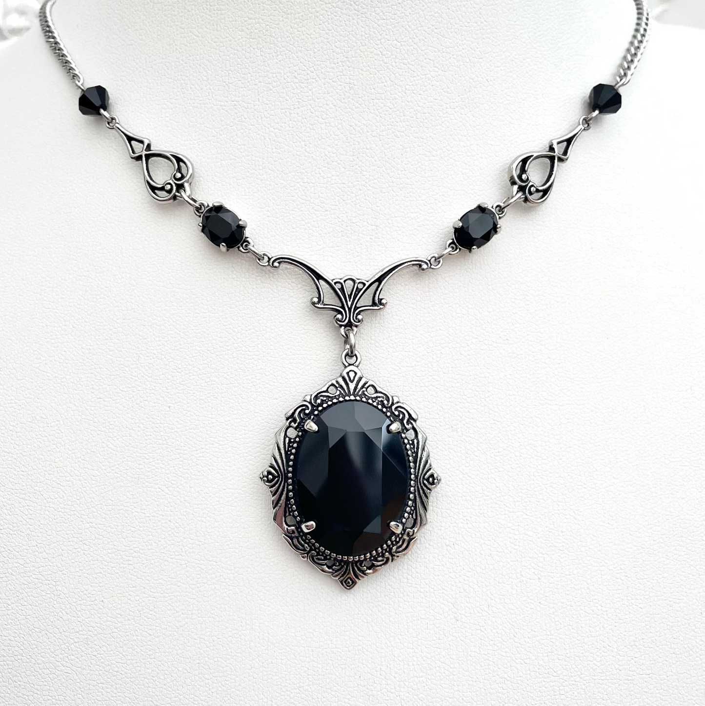 'Requiem' Necklace (Death Black)