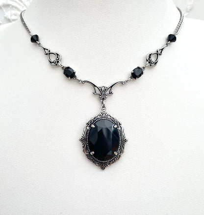 'Requiem' Necklace (Death Black)