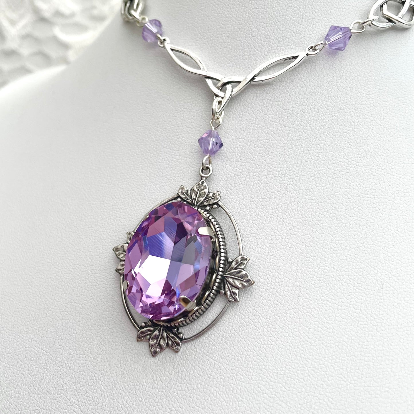'Arinien' Necklace (Unicorn Crystal - Lilac)