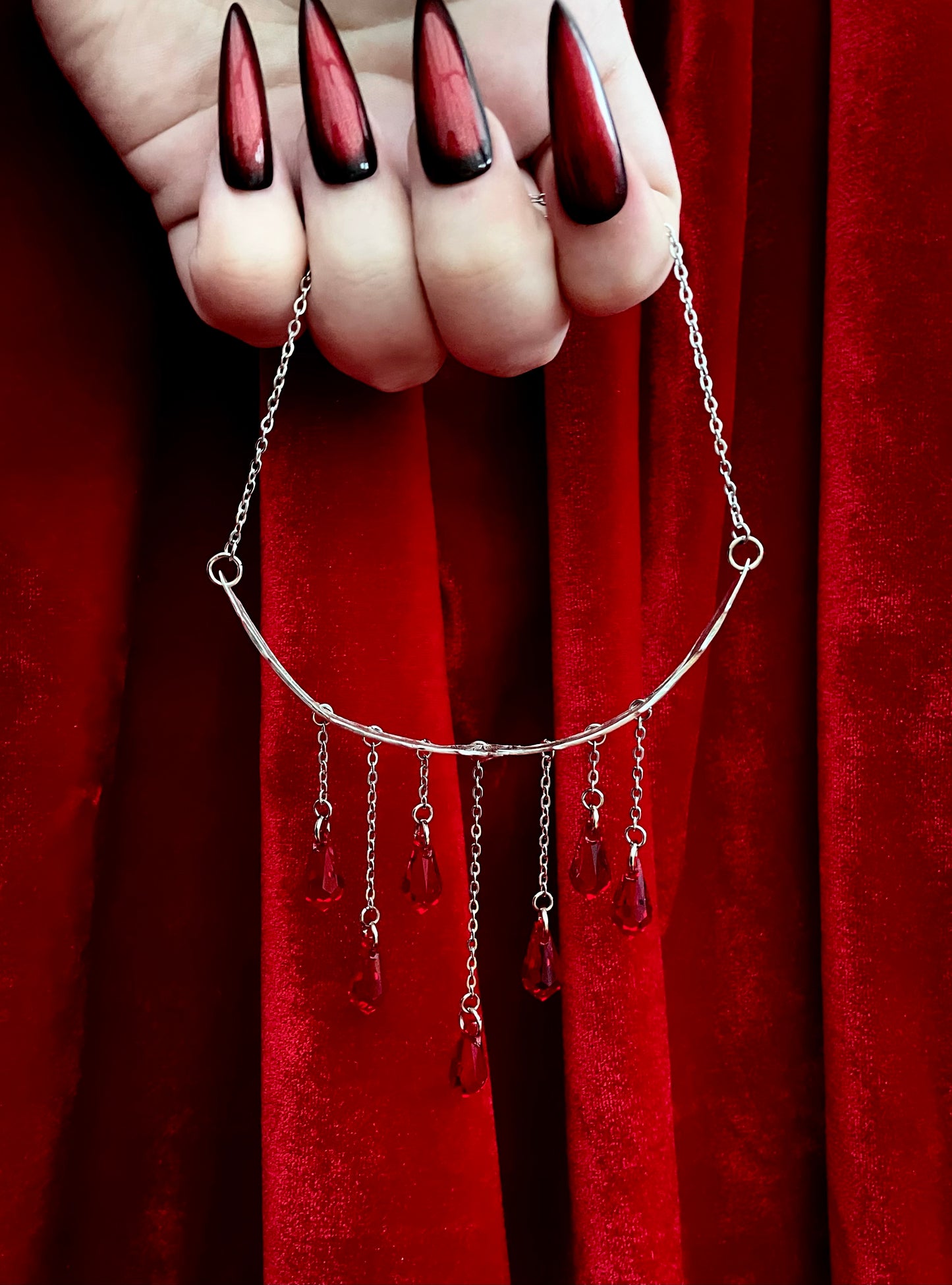 CLEARANCE! 'Twilight's Kiss' Necklace (Blood Red)