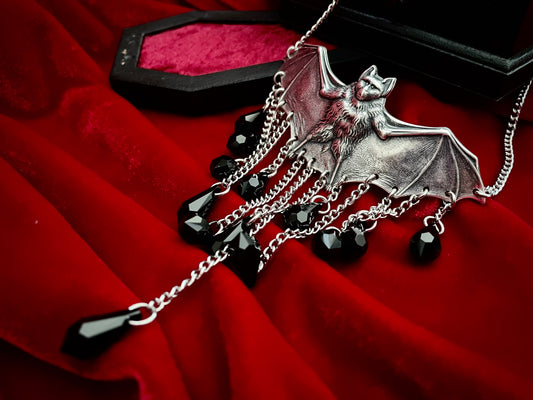 CLEARANCE! 'Twilight's Kiss II' Necklace (Death Black)