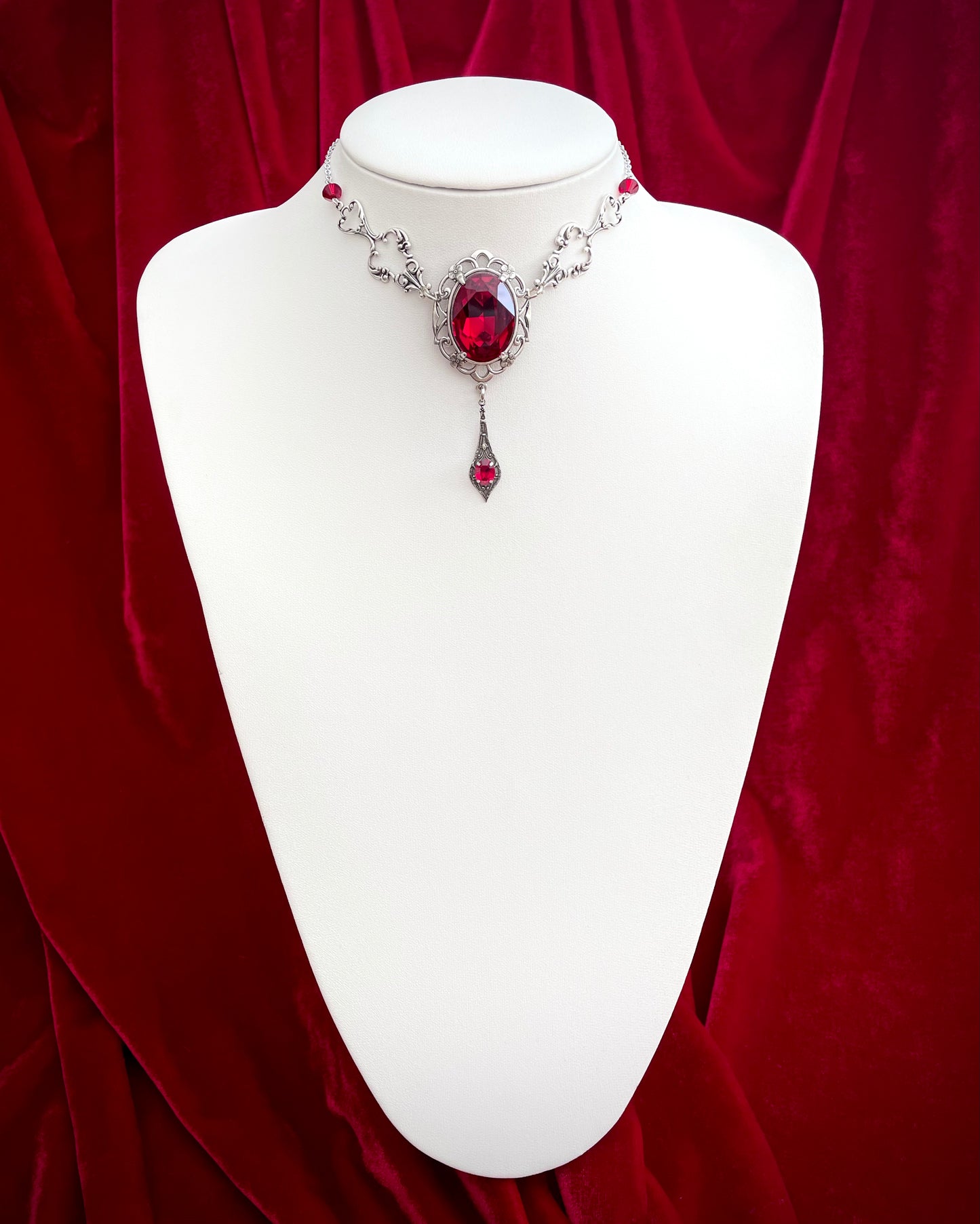 'Vladamina' Necklace (Blood Red)