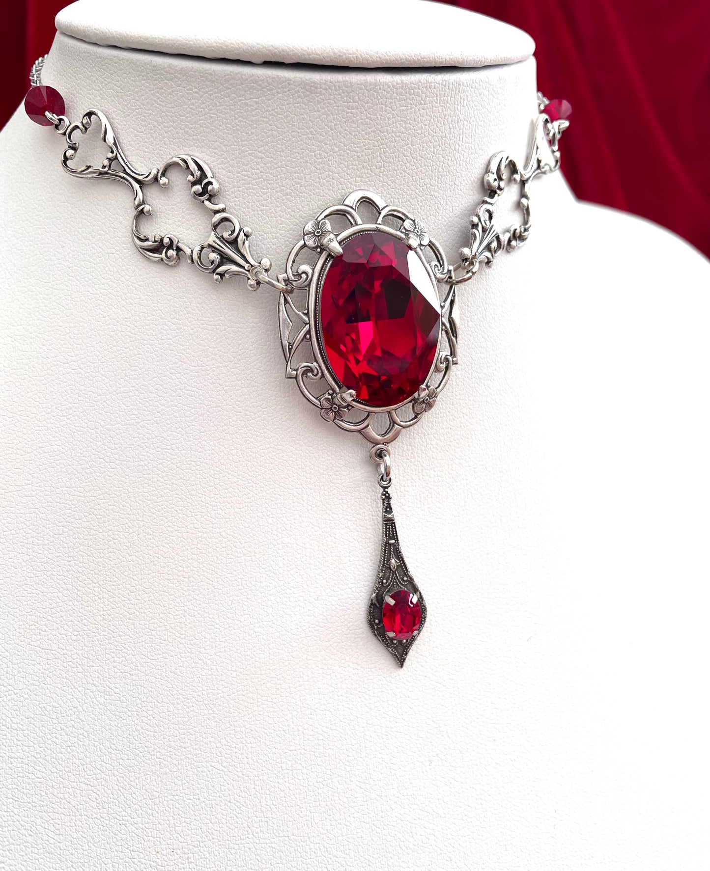 'Vladamina' Necklace (Blood Red)