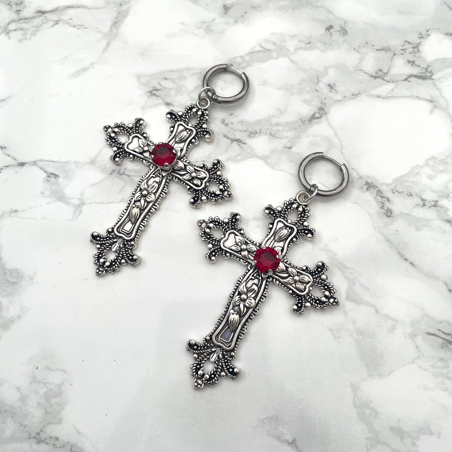 'Sanctus Mortum' Earrings (Blood Red)