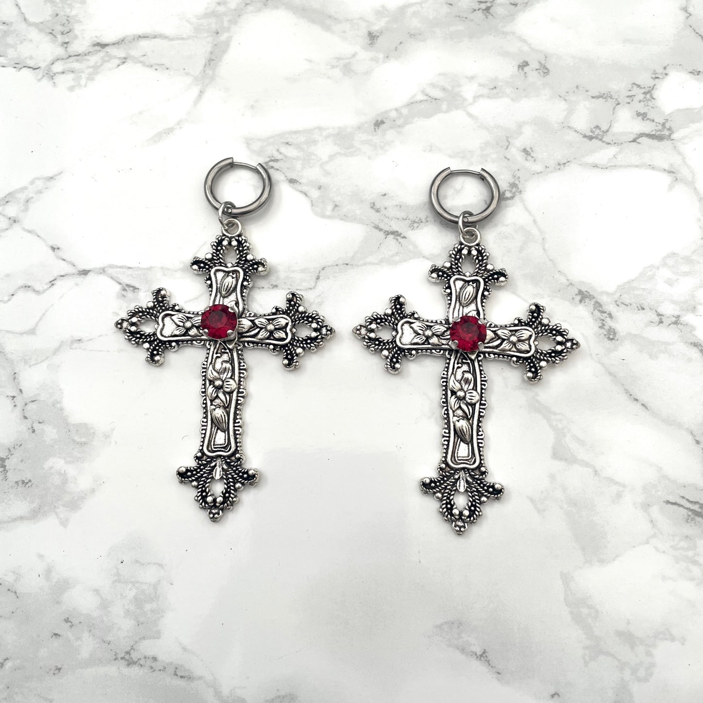 'Sanctus Mortum' Earrings (Blood Red)