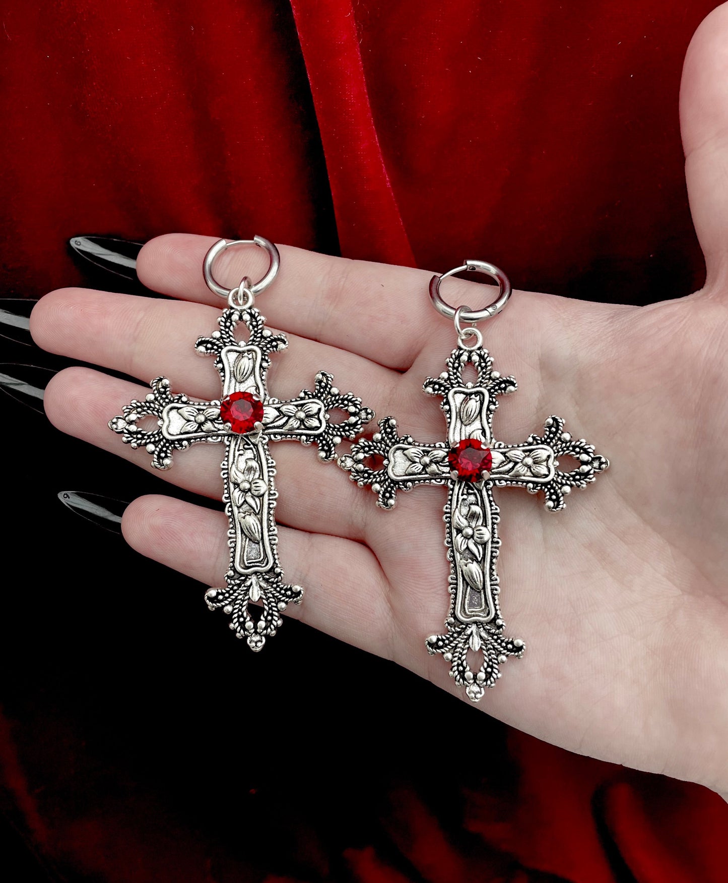 'Sanctus Mortum' Earrings (Blood Red)