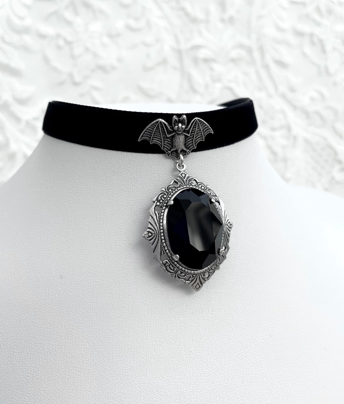 'Crypt' Choker (Death Black)