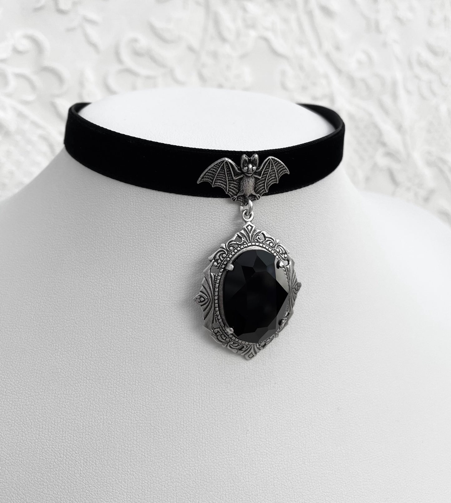 'Crypt' Choker (Death Black)