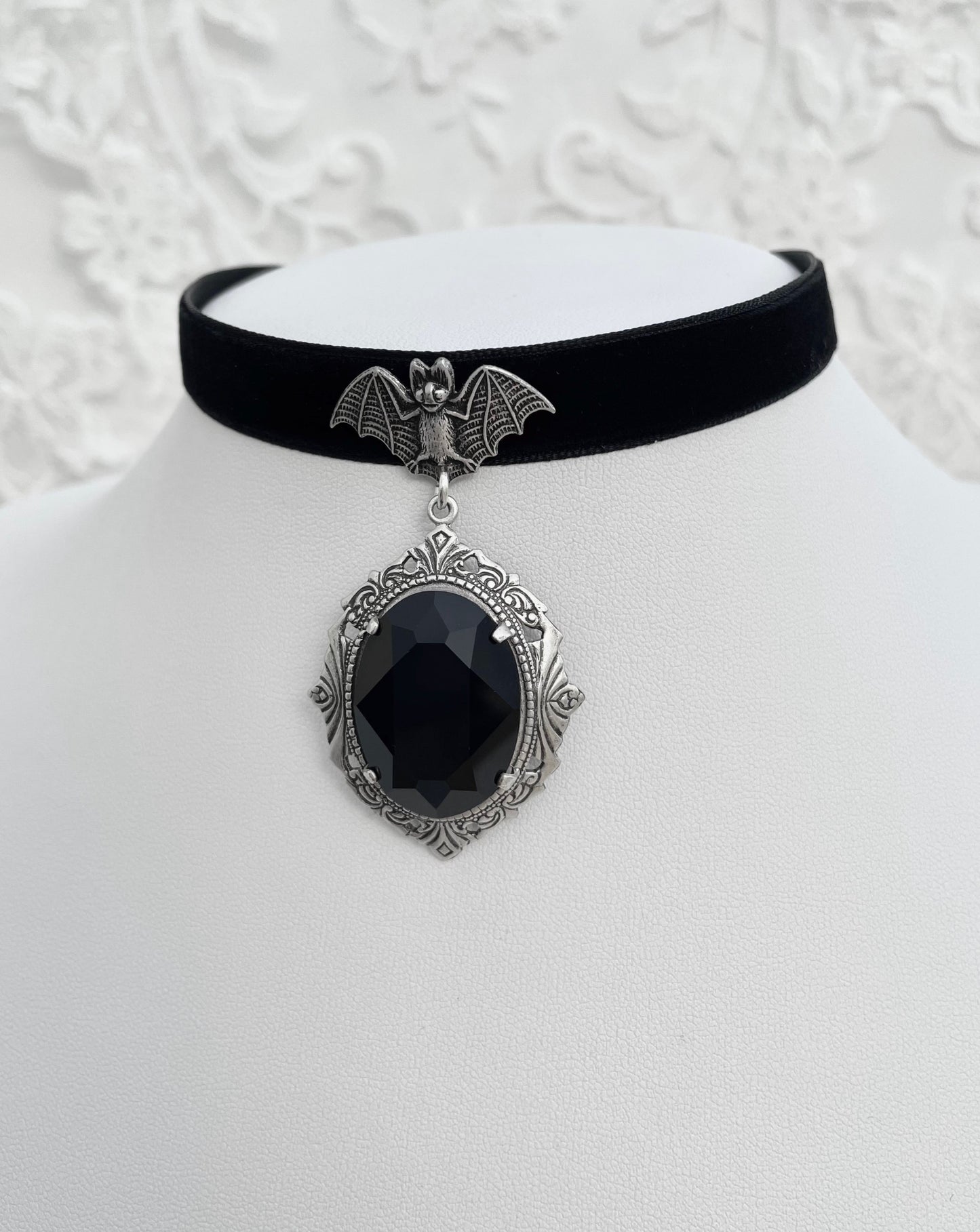 'Crypt' Choker (Death Black)